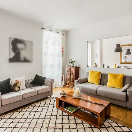 Chic Spacious Flat: Port Garibaldi Parking Apartment Nice