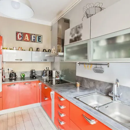 Apartment Chic Spacious Flat: Port Garibaldi Parking Nice
